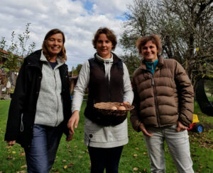 3 Frauen Bauernhof